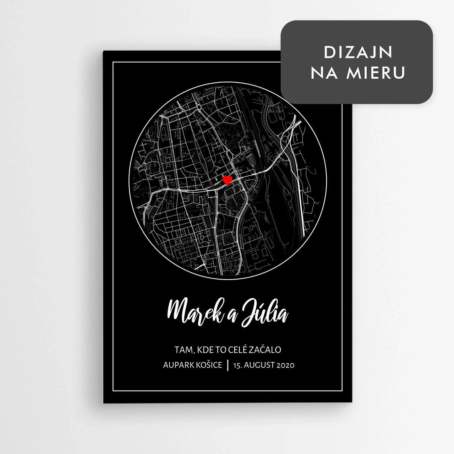 Tmavá personalizovaná mapa prvého stretnutia – mapa s vlastným textom, dátumom a menami